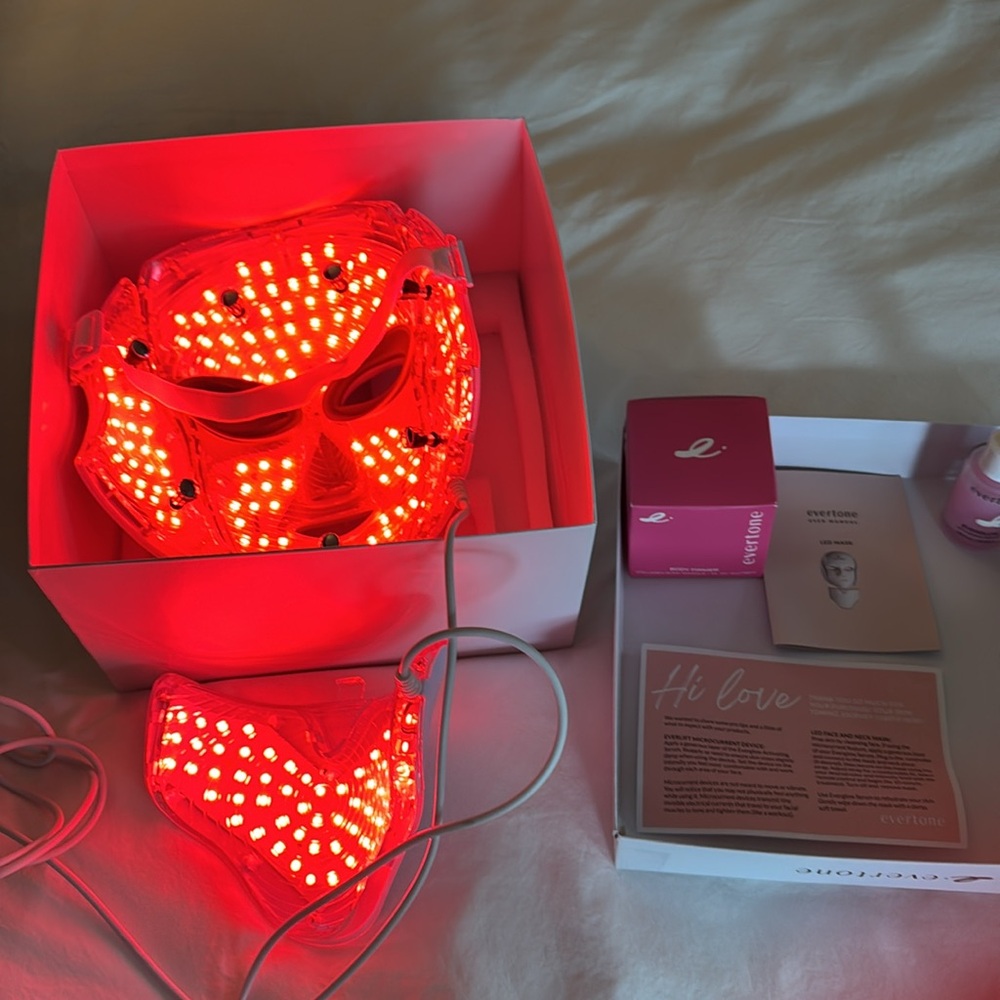 Great used condition, Evertone OMNIGLOW LED FACE & Neck mask. 7 LED colors - Picture 2 of 12